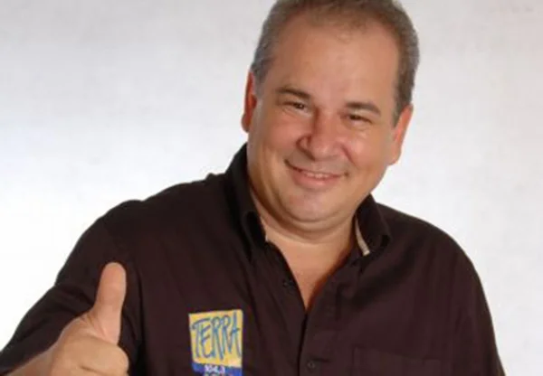 Nilson Ribeiro, locutor da famosa rádio Terra FM