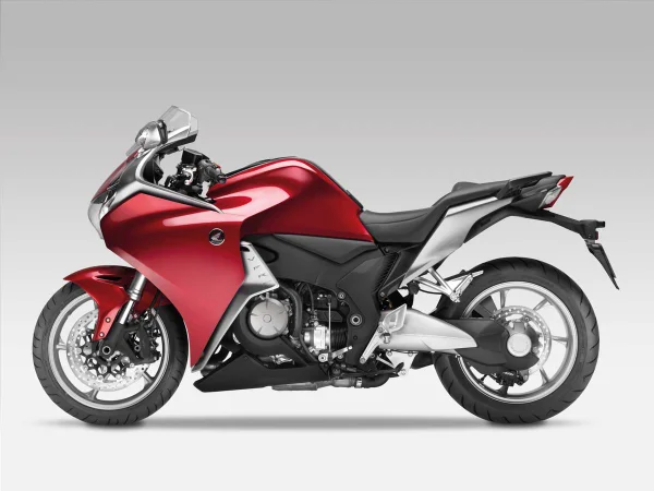 Honda convoca recall dos modelos VFR 1200F e VFR 1200X Crosstourer