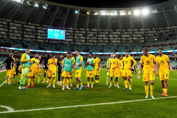 Foto colorida de time do Borussia Dortmund - Metrópoles