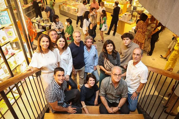 Rui Campos e Roberto Guedes inauguram Livraria Travessa em Brasília