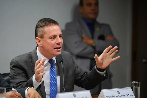 Marlos Melek, juiz federal do Trabalho, em audiência no Senado