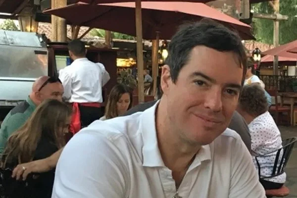 médico americano vendia cloroquina como cura milagrosa para covid