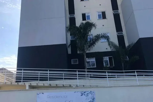 prédio onde mãe e bebê foram encontrados mortos
