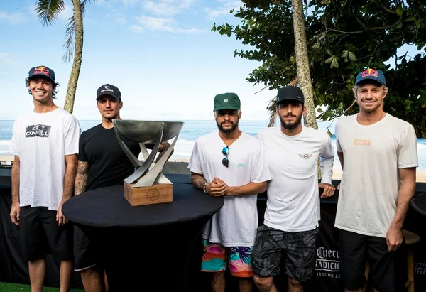 Medina, Italo e Filipinho avançam e mantém sonho do título