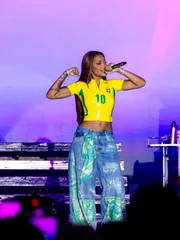 Blusa e jeans
