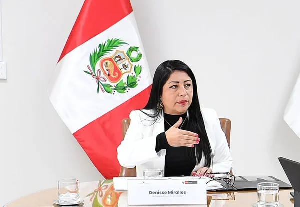 Imagem colorida mostra primeira-ministra do Peru - Metrópoles