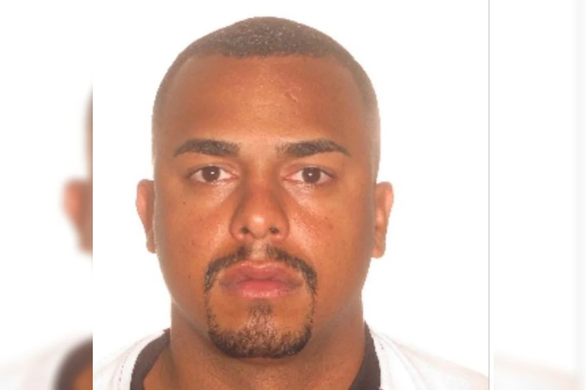 Jemerson Gonçalves de Carvalho, 27 anos, foi preso após tentar matar ex-companheira a tiros Jemerson Gonçalves de Carvalho, 27 anos, foi preso após tentar matar ex-companheira a tiros