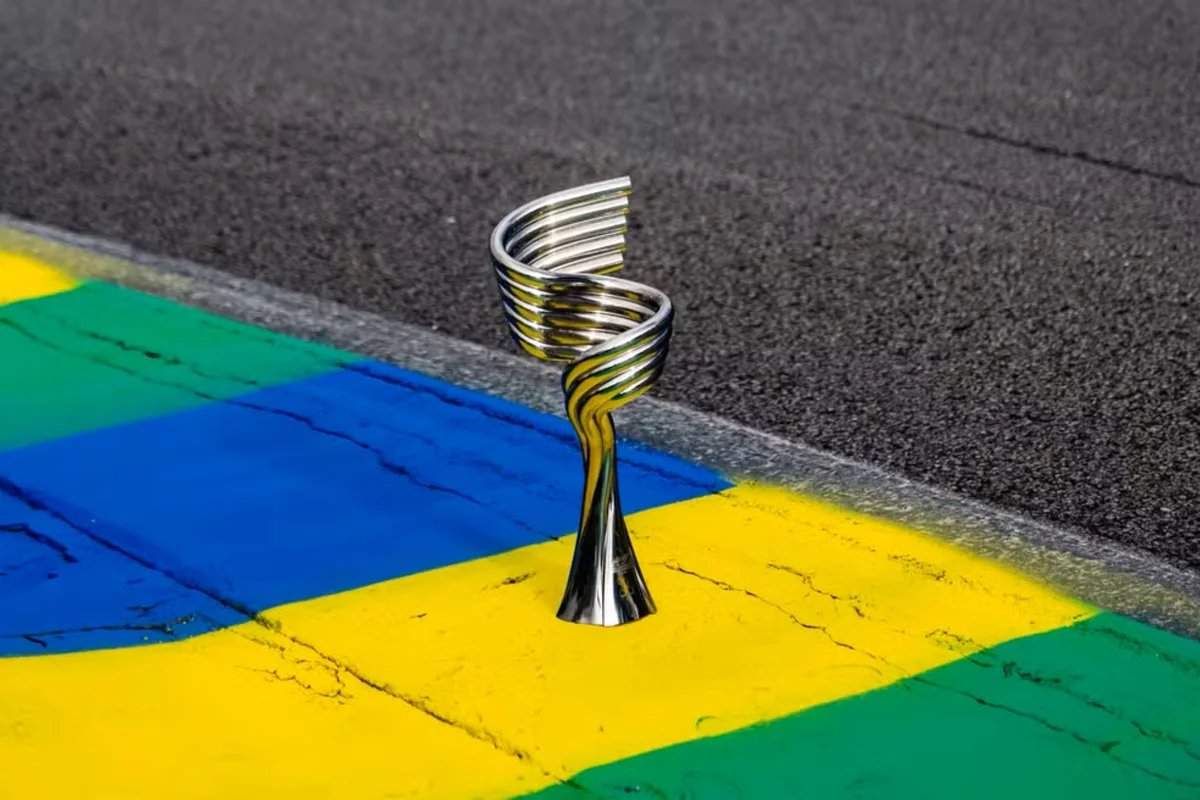 Senna, V10 e mapa do Brasil: confira o troféu do GP de São Paulo de F1 - imagem 2 Senna, V10 e mapa do Brasil: confira o troféu do GP de São Paulo de F1 - imagem 2