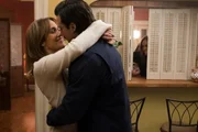 Além de Jennifer Lopez, estão no elenco Vanessa Hudgens, Leah Remini, Milo Ventimiglia, Treat Williams e mais. O filme é dirigido por Peter Segal.