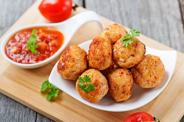 Delícia fit: aprenda a fazer nuggets de frango low carb