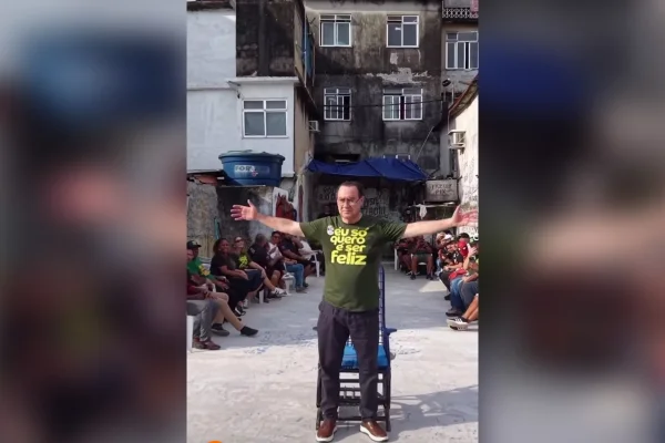 Autor de jingle, MC Doca explica como fez ponte para Cury subir na Rocinha - destaque galeria