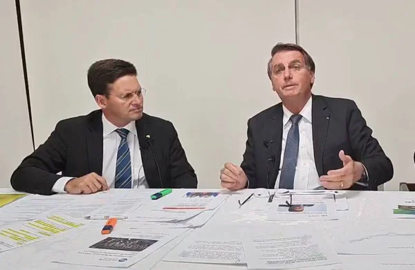 Em semana de “boas notícias”, Bolsonaro faz live da 5ª