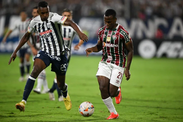 Atual campeão, Fluminense arranca empate na estreia da Libertadores