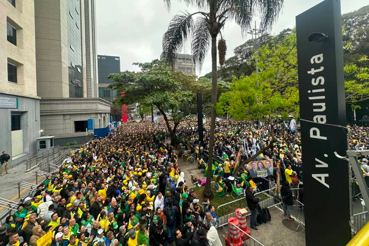 Apoiadores de Flávio Bolsonaro Apoiadores de Flávio Bolsonaro