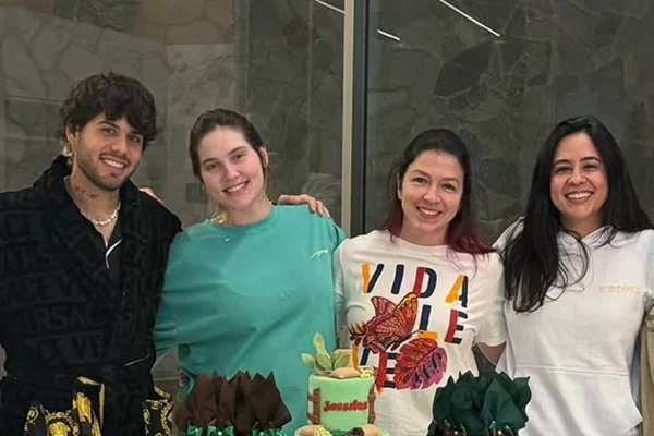foto colorida de Zé Felipe, Virginia, Jessika Losi e Monyque Isabella - metrópoles