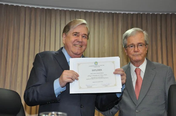 Hugo Napoleão toma posse como membro da Academia Brasiliense de Letras