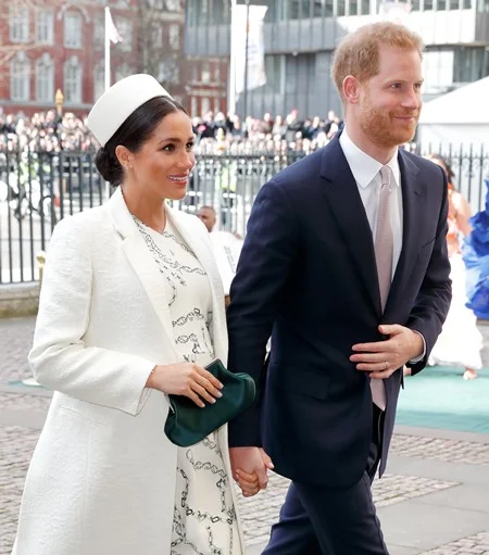 Segundo o jornal The Sun, a ex-artiz deve quebrar uma tradição familiar de 40 anos ao optar por não ter o bebê no mesmo hospital onde Kate Middleton e a princesa Diana deram à luz Segundo o jornal The Sun, a ex-artiz deve quebrar uma tradição familiar de 40 anos ao optar por não ter o bebê no mesmo hospital onde Kate Middleton e a princesa Diana deram à luz