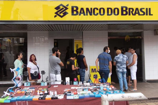 Bancos reabrem na manhã desta quarta-feira (8/4)