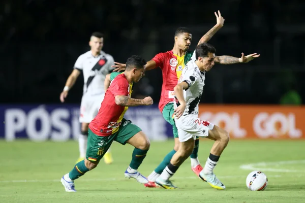 Não é mole, não; o Vasco está virando um time “amarelão”