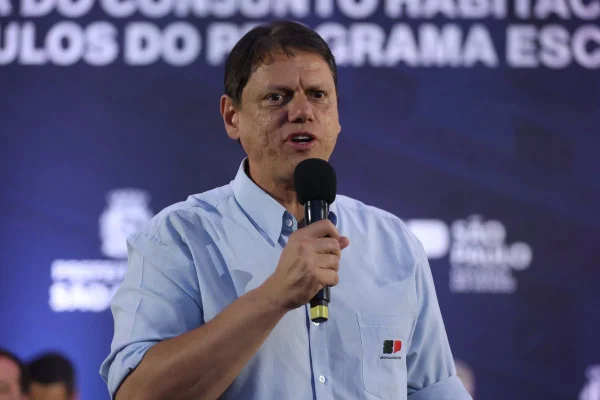 Pesquisa: gestão Tarcísio é aprovada por 63,2% e reprovada por 31,9%