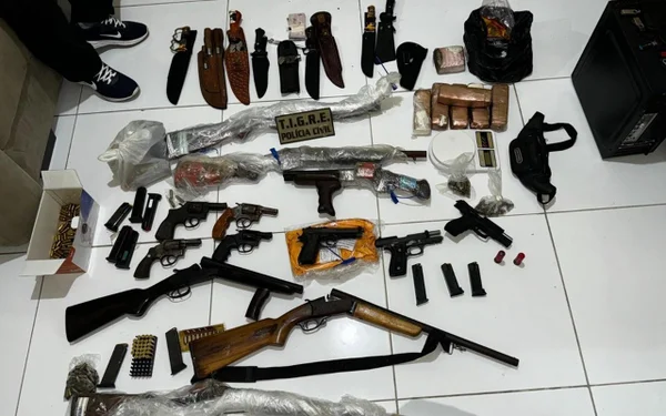 Imagem das apreensões de armas e munição, em Alagoas - Metrópoles