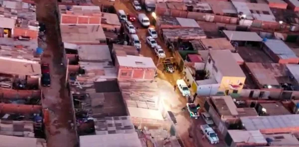 Operação da PCDF combate o tráfico de drogas na Estrutural