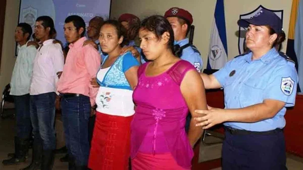 Mulher é queimada em fogueira dentro de igreja na Nicarágua