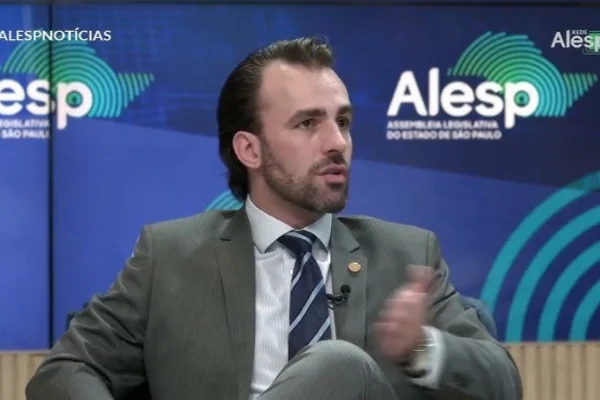 Deputado Lucas Bove - Metrópoles