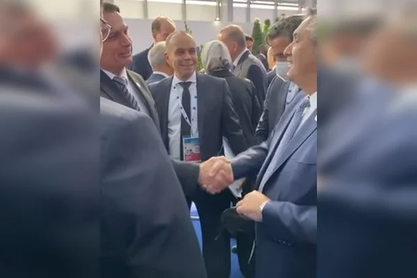 Trégua? Bolsonaro tem encontro amigável com presidente da Argentina