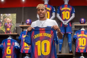 O jogador passa a usar a camisa 10 do Barcelona