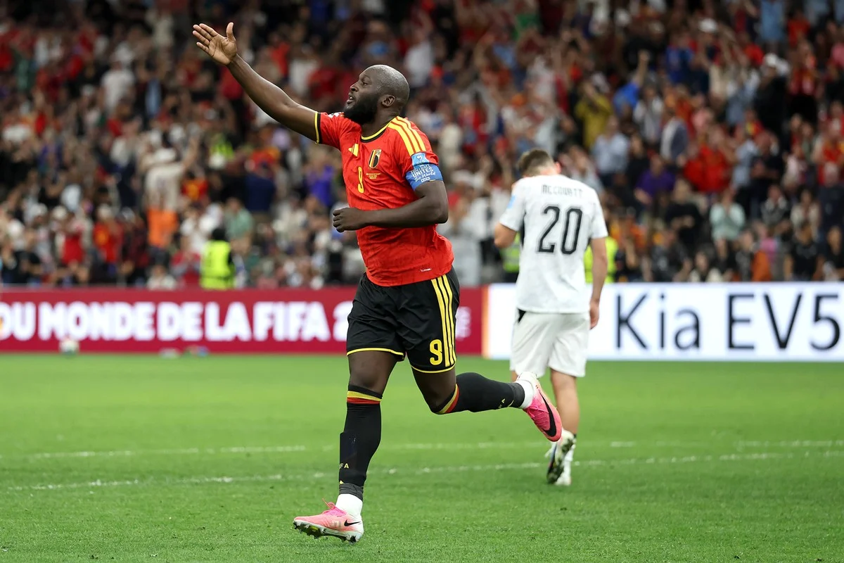 Lukaku, que entrou na partida após o gol da Nova Zelândia, fez o gol em seu segundo toque na bola Lukaku, que entrou na partida após o gol da Nova Zelândia, fez o gol em seu segundo toque na bola