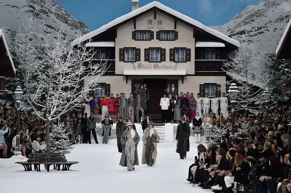 Chanel cria estação de esqui para o desfile de outono/inverno 2019