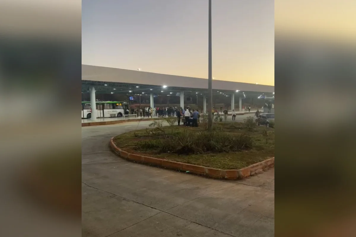 Devido ao serviço parcial do Metrô, o Terminal da Asa Sul tem registrado grande movimentação Devido ao serviço parcial do Metrô, o Terminal da Asa Sul tem registrado grande movimentação