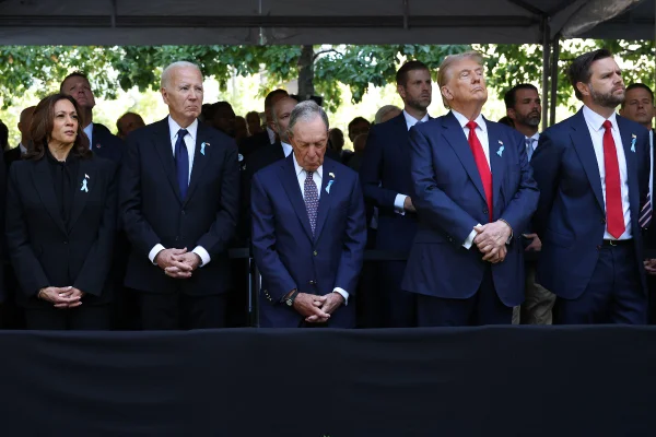 Autoridades participam de cerimônia em homenagem às vítimas dos atentados de 11 de Setembro, em Nova York. - Metrópoles