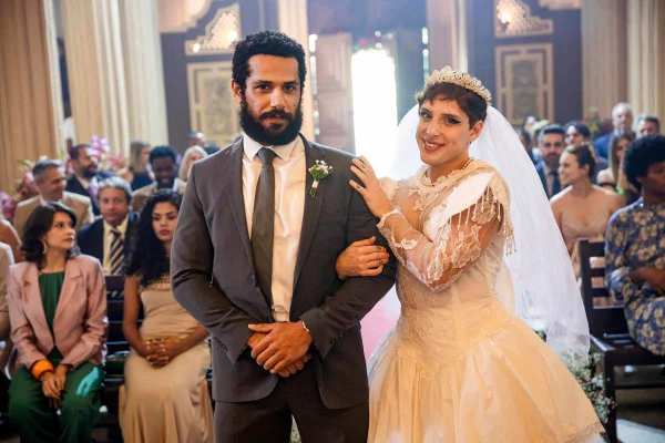 foto colorida dos personagens kelvin e ramiro, de terra e paixão - metrópoles