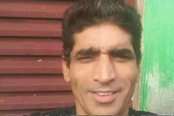 Mais de 100 larvas são retiradas de cabeça de pedreiro