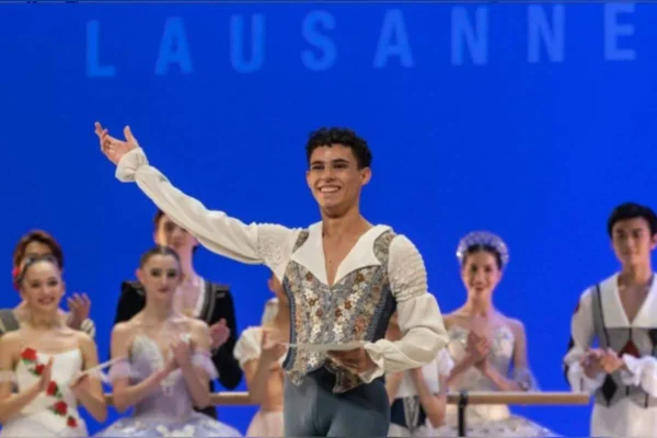 Jovem bailarino que estudava em escola pública de goiânia, goiás, venceu concurso na suíça e vai estudar na alemanha