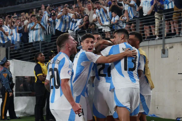 Argentina vence o Chile e avança às quartas de final da Copa América