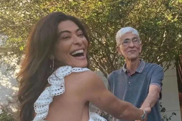Foto colorida de Juliana Paes e o pai - Metrópoles