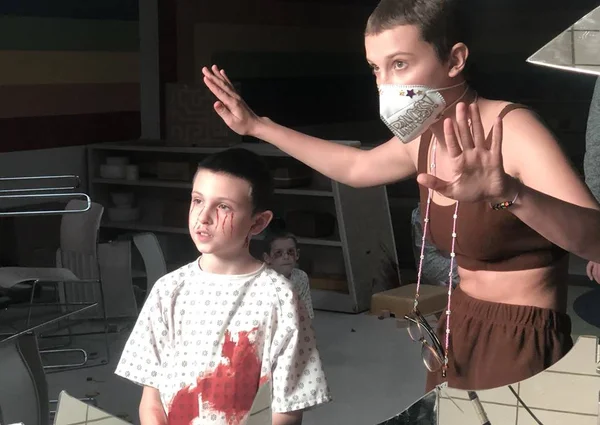 Milly Bob Brown criança em Stranger Things