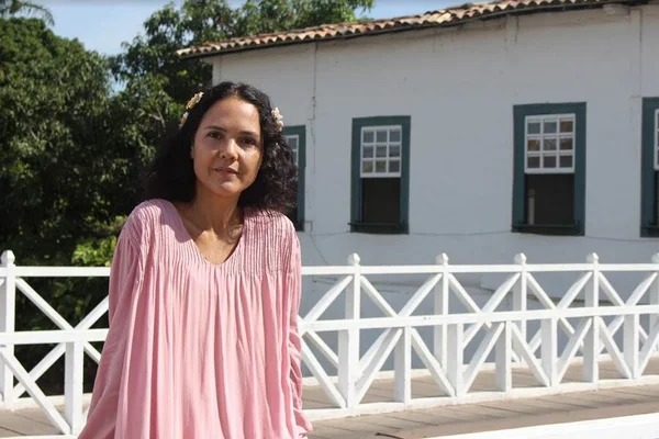 Filme “Cora Coralina – Todas as Vidas” estreia em dezembro