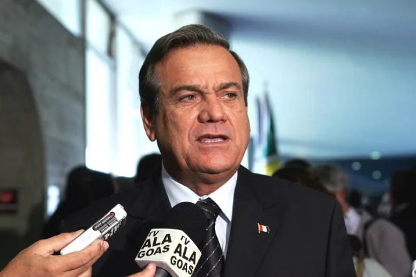 Lessa renuncia à 2ª suplência na chapa da esposa de JHC ao Senado