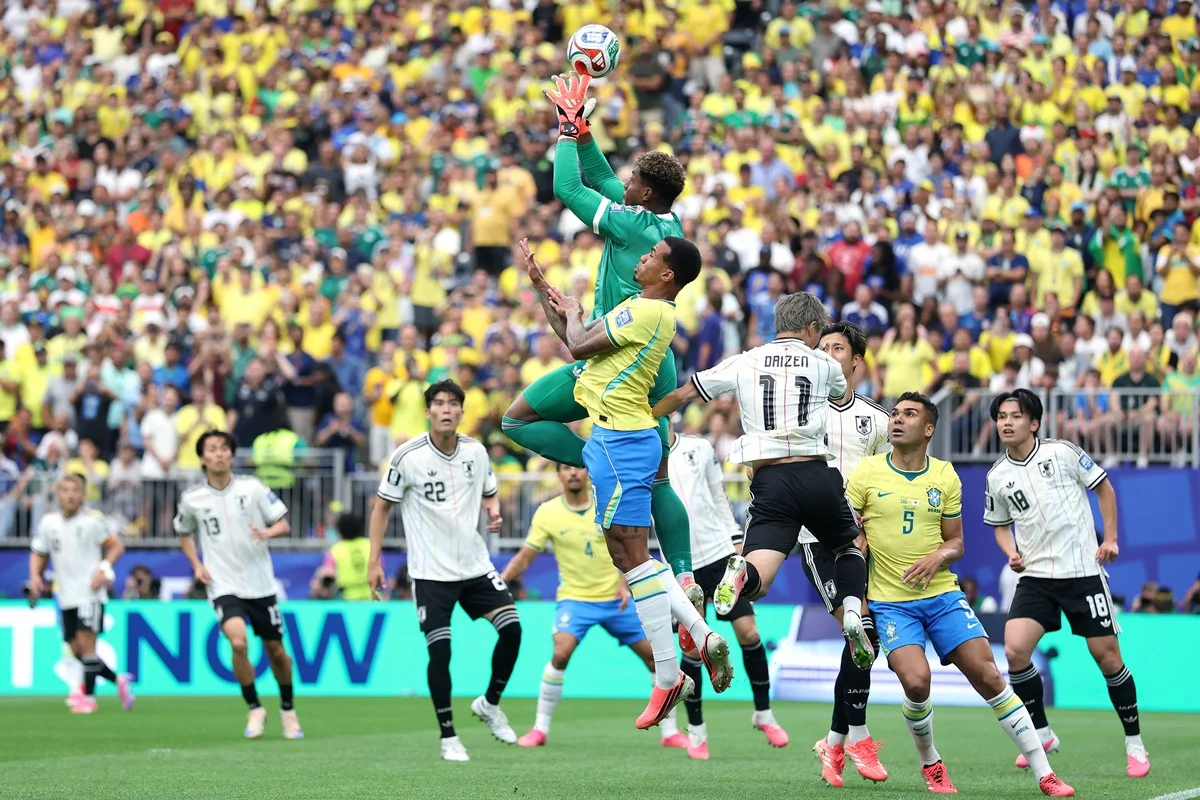 Brasil vai ao vestiário com derrota para o Japão por 1 x 0. Siga - imagem 2 Brasil vai ao vestiário com derrota para o Japão por 1 x 0. Siga - imagem 2
