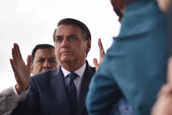 Bolsonaro: alta do combustível é previsível após ataque dos EUA