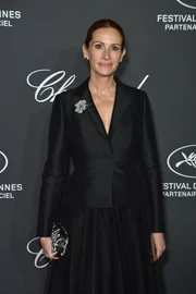 Julia já mantém uma relação próxima com a grife há alguns anos 