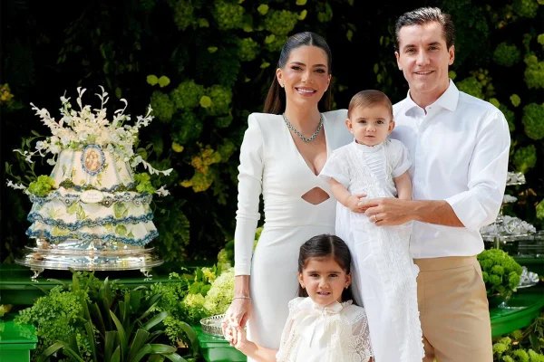 Tatá Canhedo e Diego Pessoa celebram batizado do filho, José Antônio