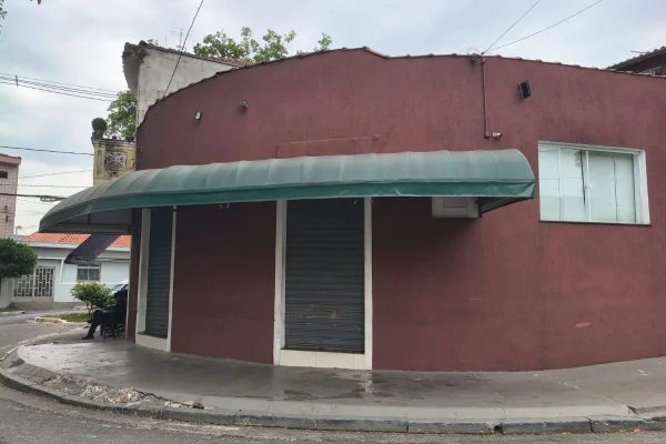 Imagem colorida mostra bar fechado no bairro da Mooca, zona leste de São Paulo - Metrópoles