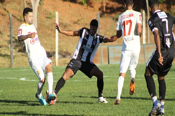 Com gol de pênalti, Brasiliense sofre revés em jogo-treino