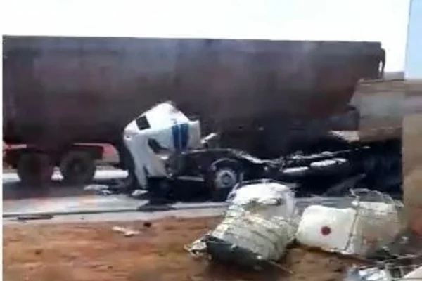goias acidente carreta soda caustica
