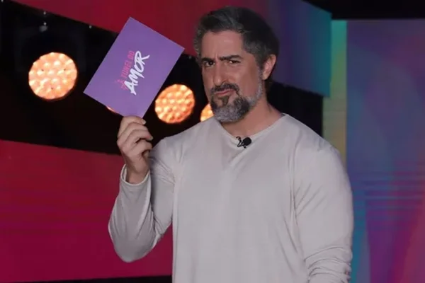 Marcos Mion comanda o reality Túnel do Amor